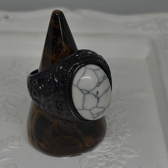 Genuine Howlite in Black Finish Scroll Work Stainless Steel Band Ring - Picture 2 of 6